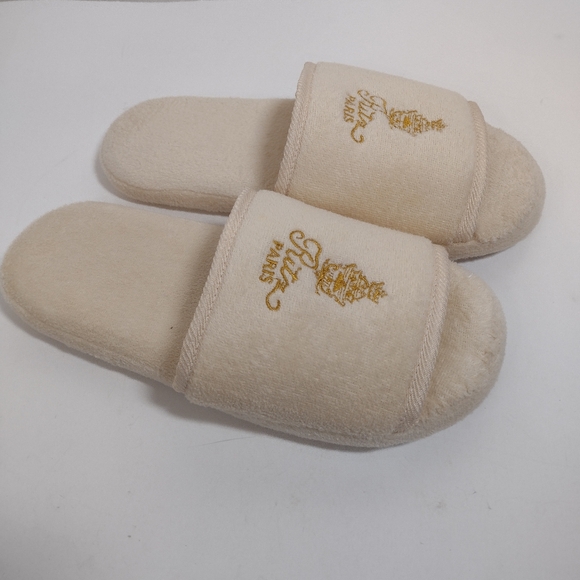 Ritz Paris Women's Cream Slippers with Gold Embroidery - Picture 3 of 11